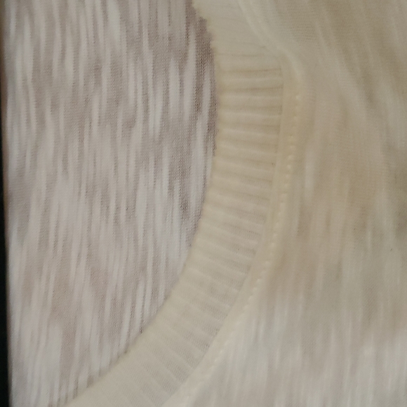 White tunic - Picture 2 of 10